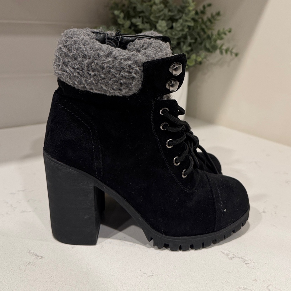 Black Ankle Boots with Gray Lining